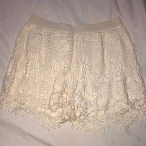 American Eagle White/Cream Lace Shorts